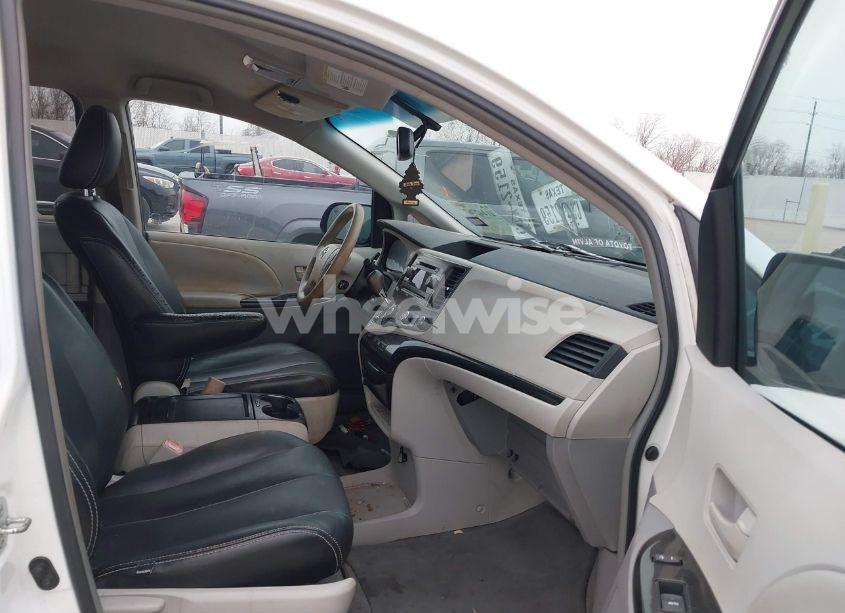 Photo 5 of 2011 Toyota Sienna LE V6 (VIN 5TDKK3DC3BS060783)