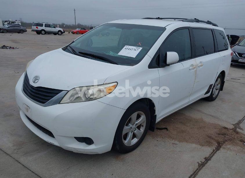 Photo 6 of 2011 Toyota Sienna LE V6 (VIN 5TDKK3DC3BS060783)