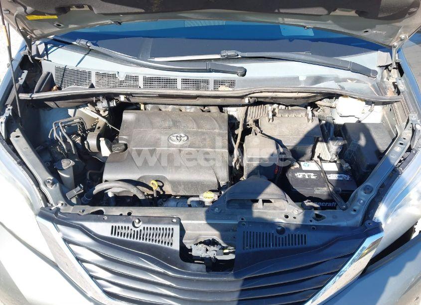 Photo 10 of 2011 Toyota Sienna LE V6 (VIN 5TDKK3DC3BS078183)