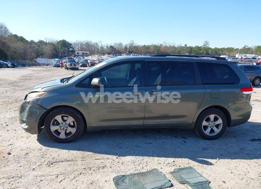 Photo 14 of 2011 Toyota Sienna LE V6 (VIN 5TDKK3DC3BS078183)