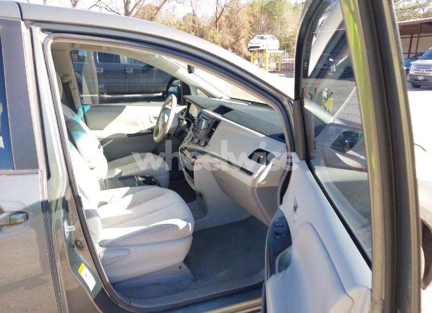 Photo 5 of 2011 Toyota Sienna LE V6 (VIN 5TDKK3DC3BS078183)