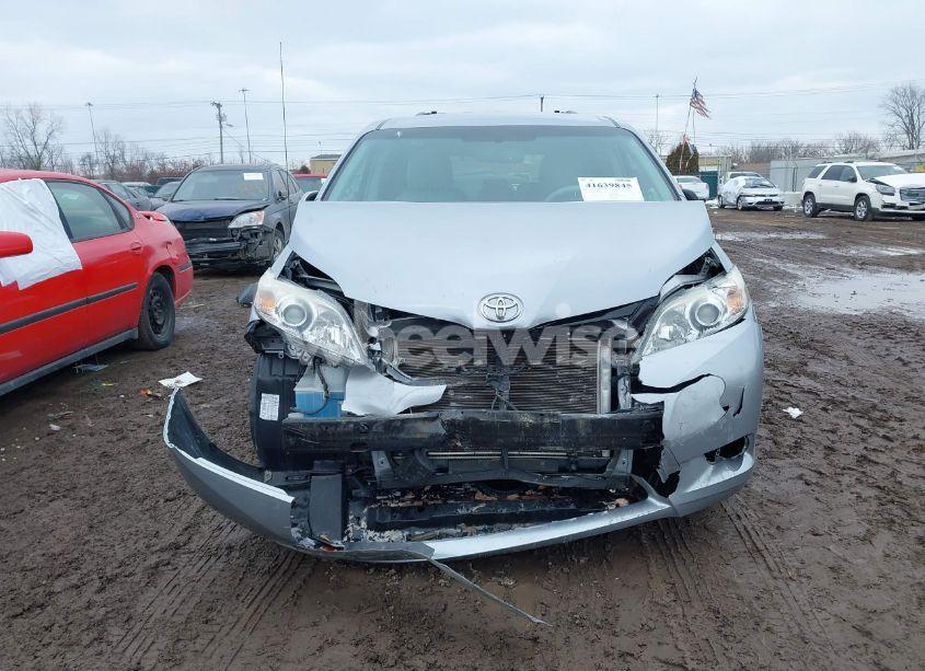 Photo 12 of 2011 Toyota Sienna LE V6 (VIN 5TDKK3DC3BS083769)