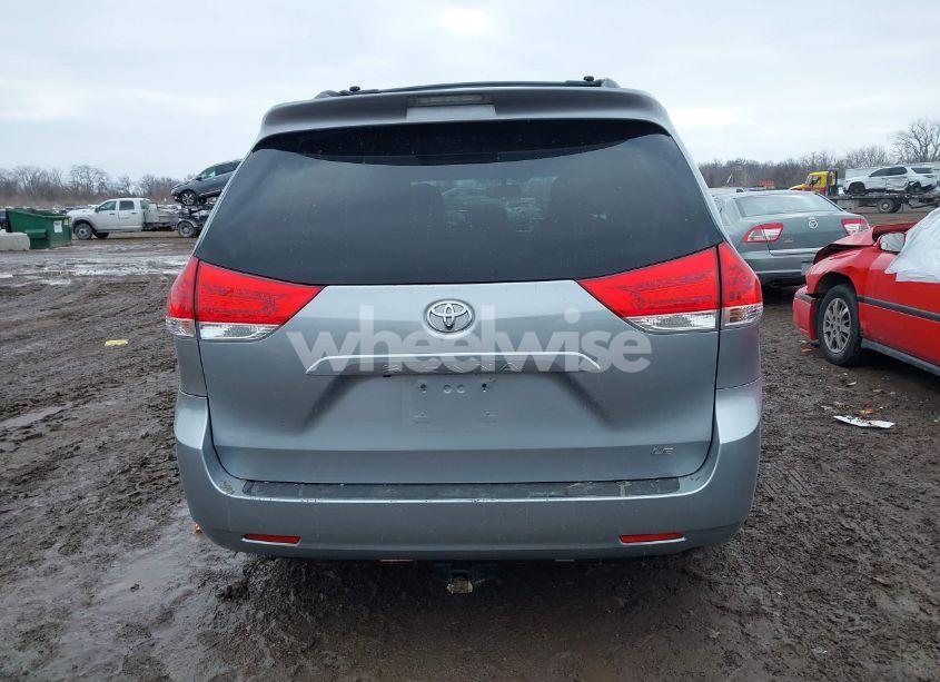 Photo 16 of 2011 Toyota Sienna LE V6 (VIN 5TDKK3DC3BS083769)