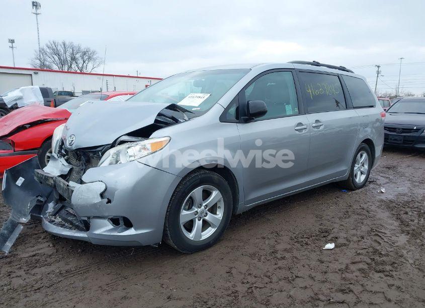 Photo 2 of 2011 Toyota Sienna LE V6 (VIN 5TDKK3DC3BS083769)