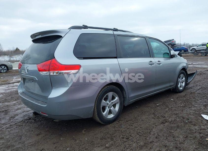 Photo 4 of 2011 Toyota Sienna LE V6 (VIN 5TDKK3DC3BS083769)