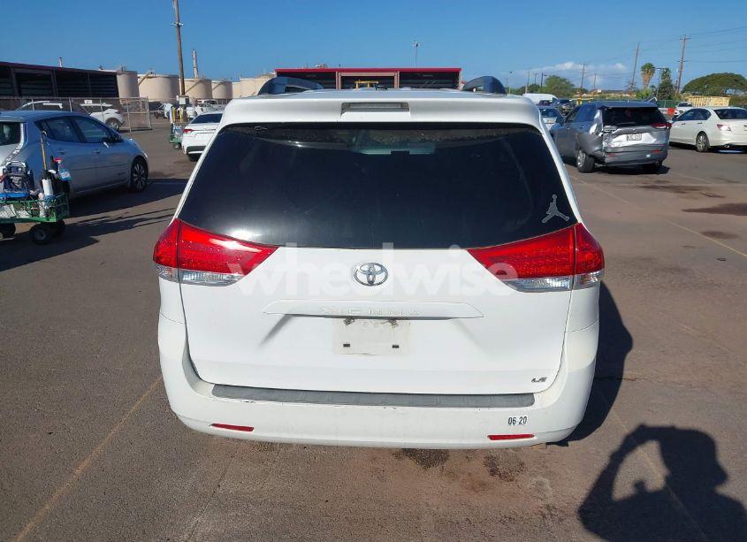 Photo 16 of 2011 Toyota Sienna LE V6/LE V6 AUTO ACCESS SEAT (VIN 5TDKK3DC3BS086073)