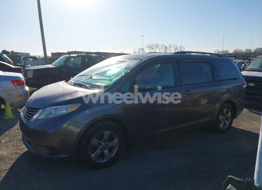 Photo 14 of 2011 Toyota Sienna LE V6 (VIN 5TDKK3DC3BS089958)
