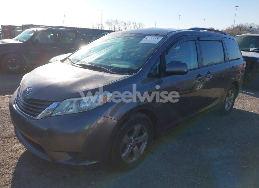 Photo 2 of 2011 Toyota Sienna LE V6 (VIN 5TDKK3DC3BS089958)