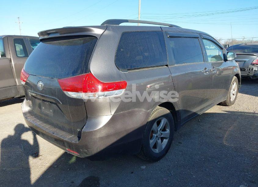 Photo 4 of 2011 Toyota Sienna LE V6 (VIN 5TDKK3DC3BS089958)