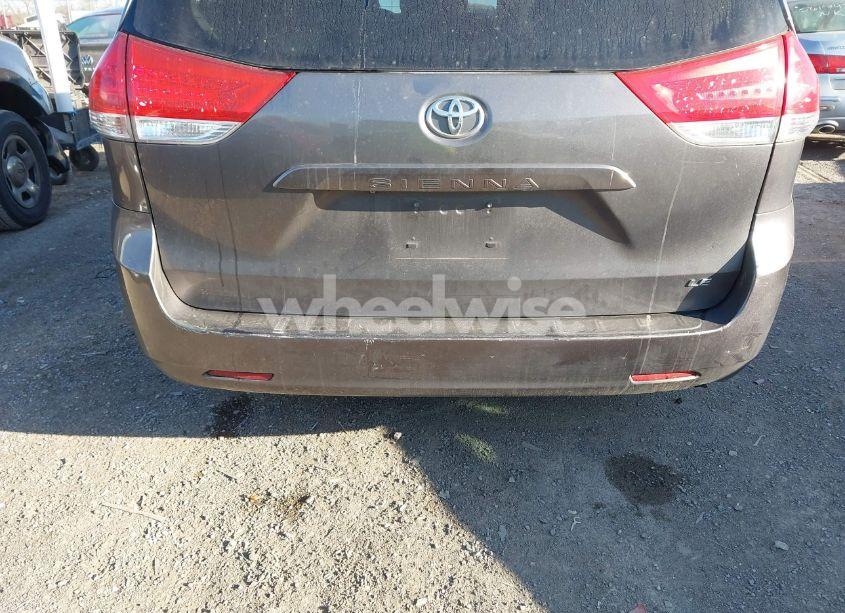 Photo 6 of 2011 Toyota Sienna LE V6 (VIN 5TDKK3DC3BS089958)