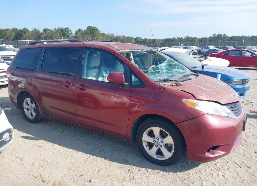 Photo 13 of 2011 Toyota Sienna LE V6 (VIN 5TDKK3DC3BS113496)