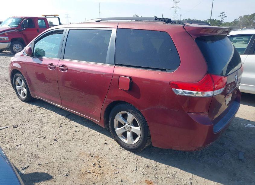 Photo 3 of 2011 Toyota Sienna LE V6 (VIN 5TDKK3DC3BS113496)