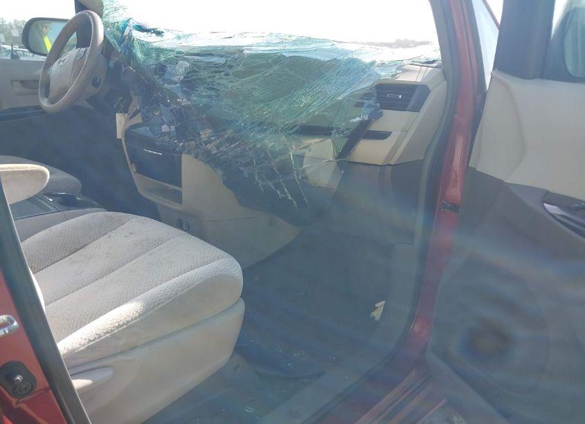 Photo 5 of 2011 Toyota Sienna LE V6 (VIN 5TDKK3DC3BS113496)