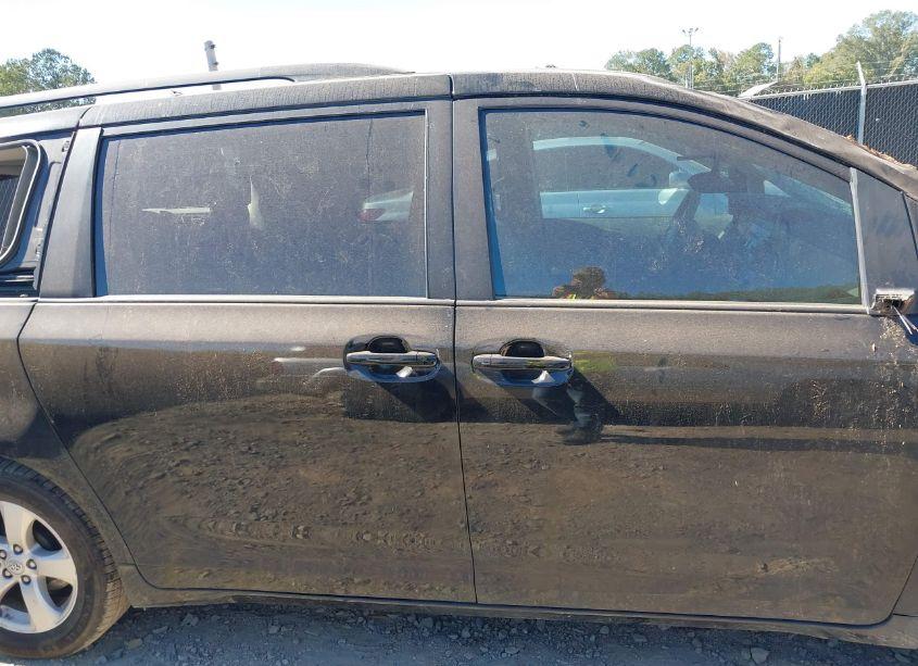 Photo 14 of 2011 Toyota Sienna LE V6 (VIN 5TDKK3DC3BS123008)