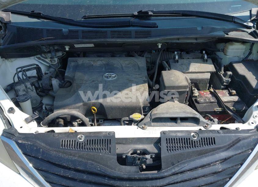 Photo 10 of 2011 Toyota Sienna LE V6 (VIN 5TDKK3DC3BS156395)
