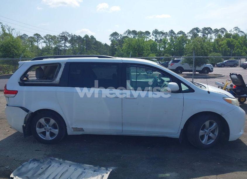 Photo 12 of 2011 Toyota Sienna LE V6 (VIN 5TDKK3DC3BS156395)