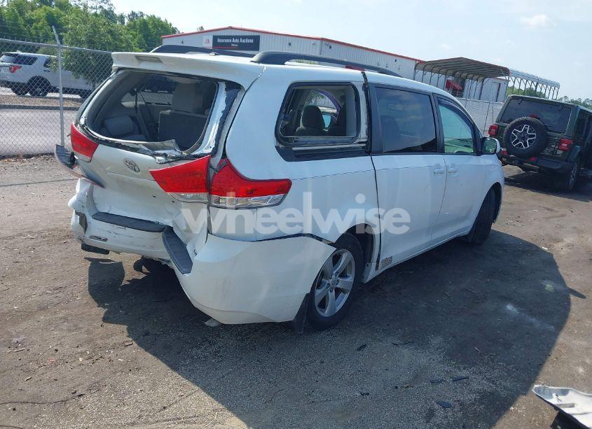 Photo 4 of 2011 Toyota Sienna LE V6 (VIN 5TDKK3DC3BS156395)