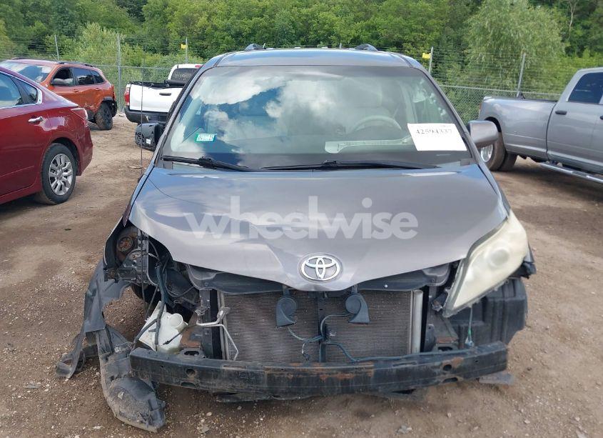 Photo 12 of 2011 Toyota Sienna LE V6 (VIN 5TDKK3DC3BS166098)