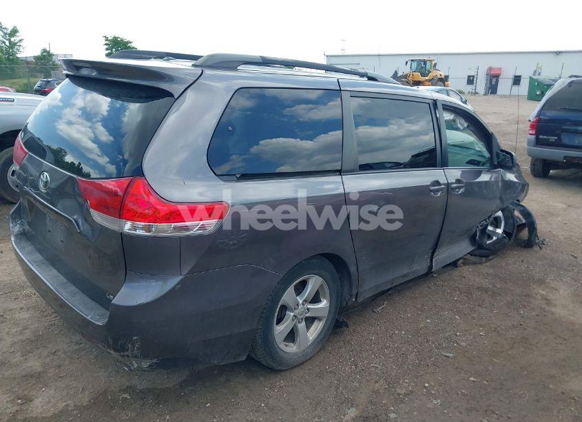 Photo 4 of 2011 Toyota Sienna LE V6 (VIN 5TDKK3DC3BS166098)