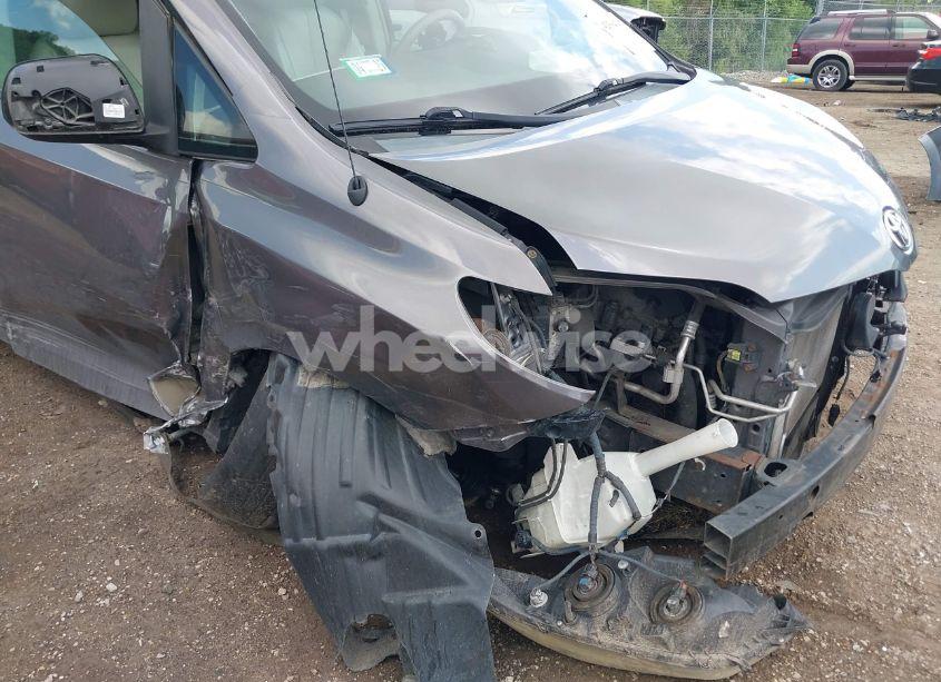 Photo 6 of 2011 Toyota Sienna LE V6 (VIN 5TDKK3DC3BS166098)