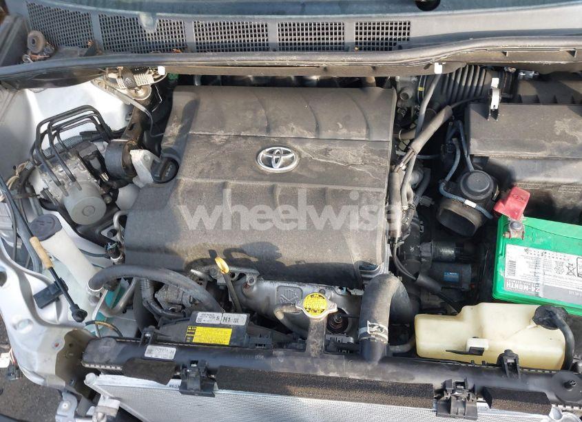 Photo 10 of 2011 Toyota Sienna LE V6 (VIN 5TDKK3DC3BS169969)