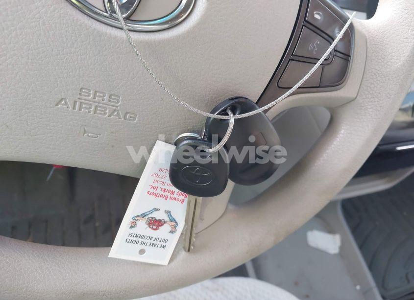 Photo 11 of 2011 Toyota Sienna LE V6 (VIN 5TDKK3DC3BS169969)