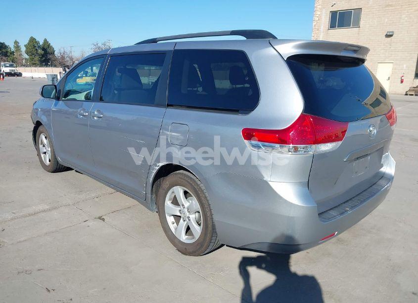 Photo 3 of 2011 Toyota Sienna LE V6 (VIN 5TDKK3DC3BS175562)