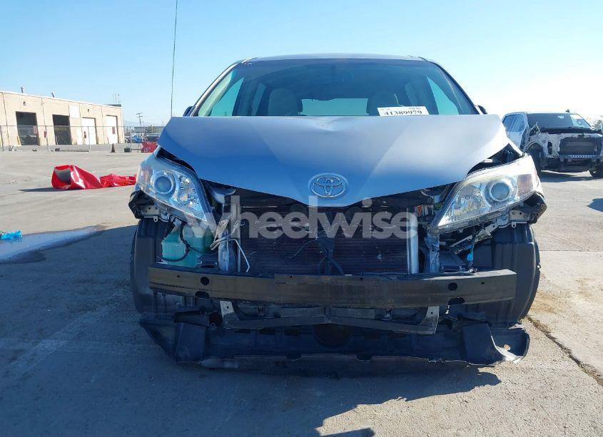 Photo 6 of 2011 Toyota Sienna LE V6 (VIN 5TDKK3DC3BS175562)