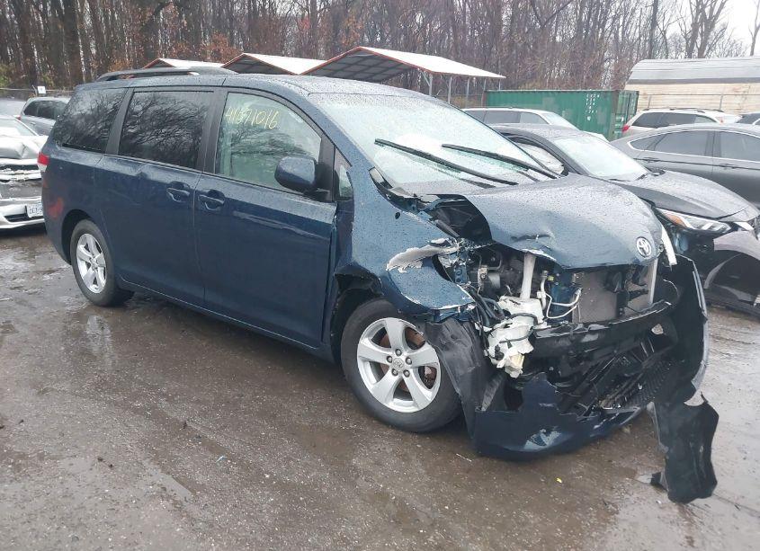 2012 Toyota Sienna LE V6 8 PASSENGER (VIN 5TDKK3DC3CS200879) main photo