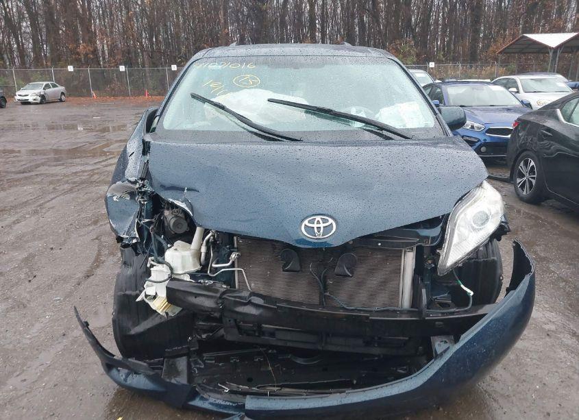 Photo 11 of 2012 Toyota Sienna LE V6 8 PASSENGER (VIN 5TDKK3DC3CS200879)