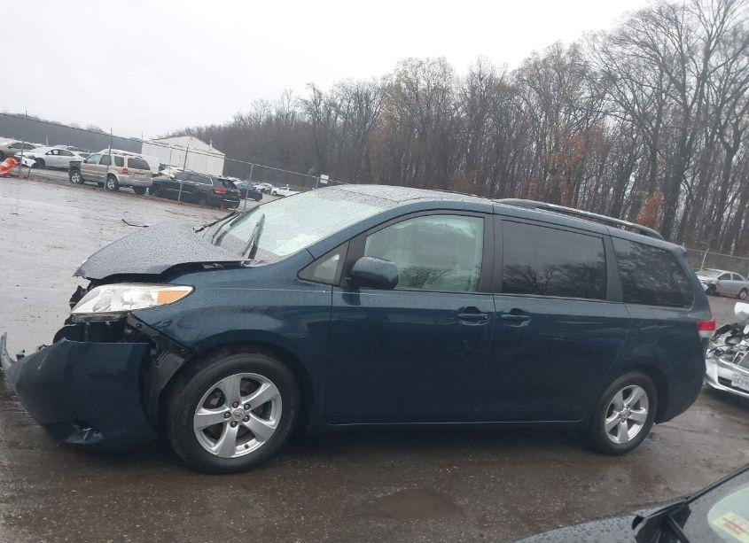 Photo 13 of 2012 Toyota Sienna LE V6 8 PASSENGER (VIN 5TDKK3DC3CS200879)