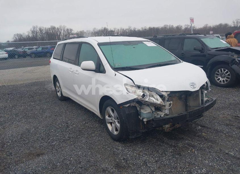 2012 Toyota Sienna LE V6 8 PASSENGER (VIN 5TDKK3DC3CS222218) main photo