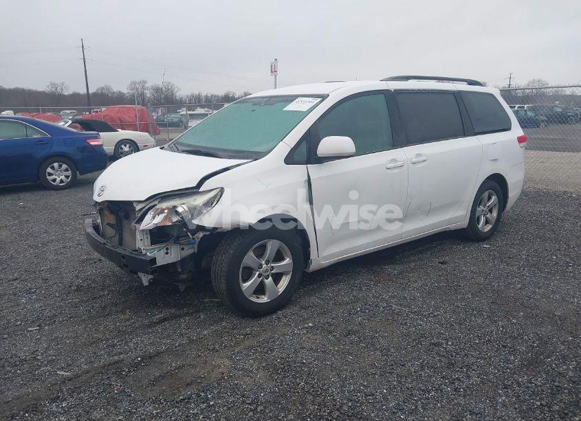 Photo 2 of 2012 Toyota Sienna LE V6 8 PASSENGER (VIN 5TDKK3DC3CS222218)