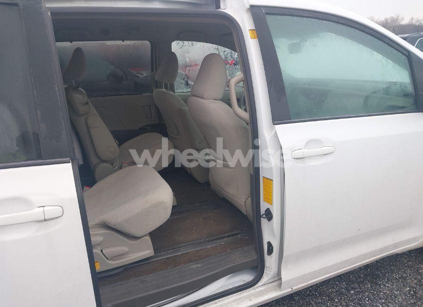 Photo 8 of 2012 Toyota Sienna LE V6 8 PASSENGER (VIN 5TDKK3DC3CS222218)