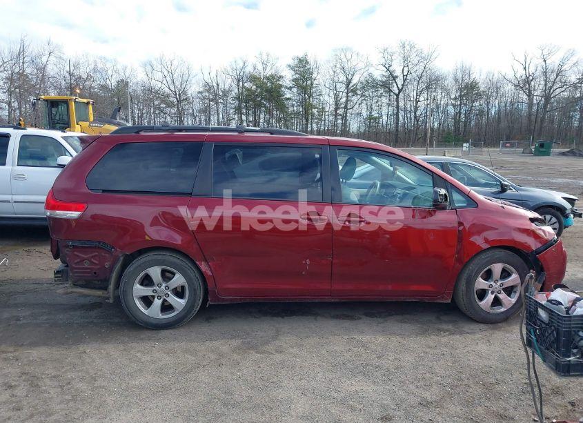 Photo 13 of 2012 Toyota Sienna LE V6 8 PASSENGER (VIN 5TDKK3DC3CS237396)