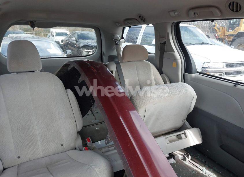Photo 8 of 2012 Toyota Sienna LE V6 8 PASSENGER (VIN 5TDKK3DC3CS237396)