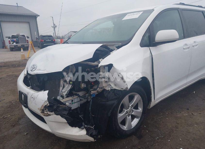 Photo 6 of 2012 Toyota Sienna LE V6 8 PASSENGER (VIN 5TDKK3DC3CS247670)