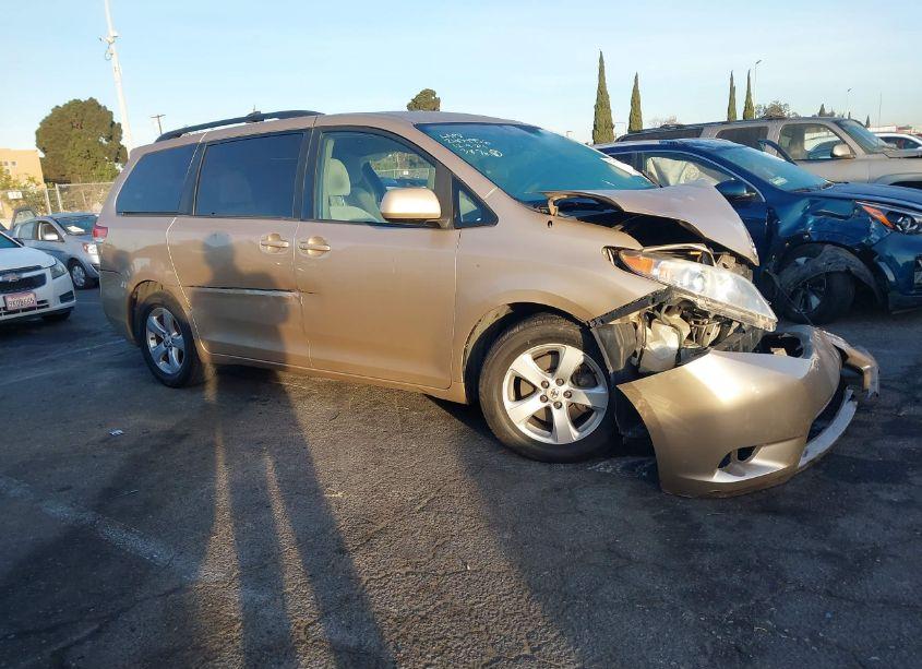 Photo 13 of 2012 Toyota Sienna LE V6 8 PASSENGER (VIN 5TDKK3DC3CS270009)