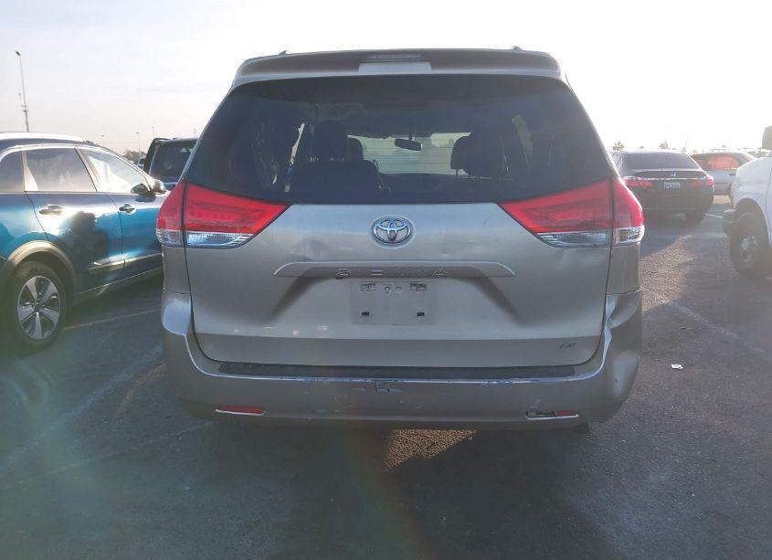 Photo 16 of 2012 Toyota Sienna LE V6 8 PASSENGER (VIN 5TDKK3DC3CS270009)