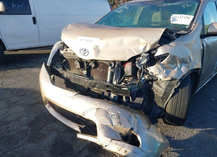 Photo 6 of 2012 Toyota Sienna LE V6 8 PASSENGER (VIN 5TDKK3DC3CS270009)