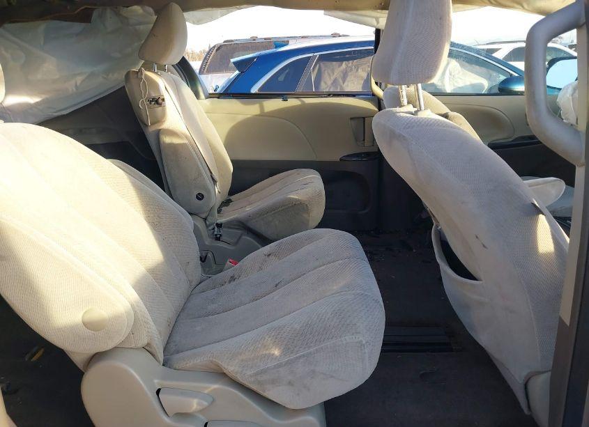 Photo 8 of 2012 Toyota Sienna LE V6 8 PASSENGER (VIN 5TDKK3DC3CS270009)