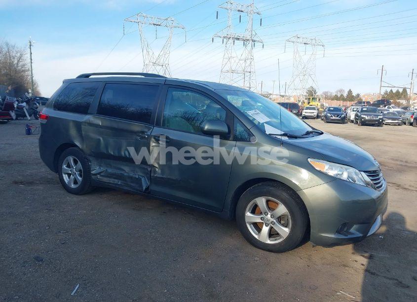 2013 Toyota Sienna LE V6 8 PASSENGER (VIN 5TDKK3DC3DS324488) main photo