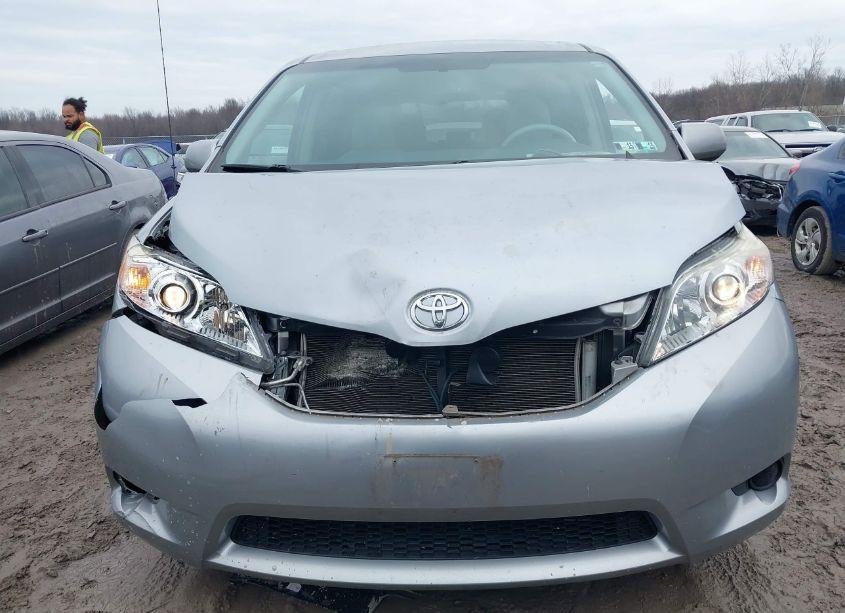 Photo 12 of 2013 Toyota Sienna LE V6 8 PASSENGER (VIN 5TDKK3DC3DS376817)