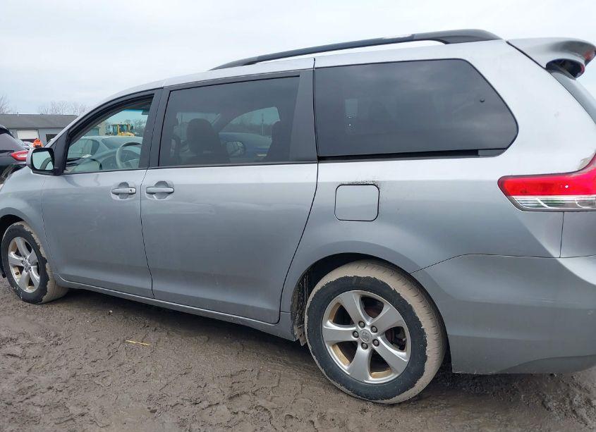 Photo 14 of 2013 Toyota Sienna LE V6 8 PASSENGER (VIN 5TDKK3DC3DS376817)
