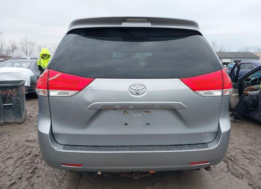 Photo 16 of 2013 Toyota Sienna LE V6 8 PASSENGER (VIN 5TDKK3DC3DS376817)