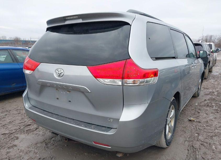 Photo 4 of 2013 Toyota Sienna LE V6 8 PASSENGER (VIN 5TDKK3DC3DS376817)