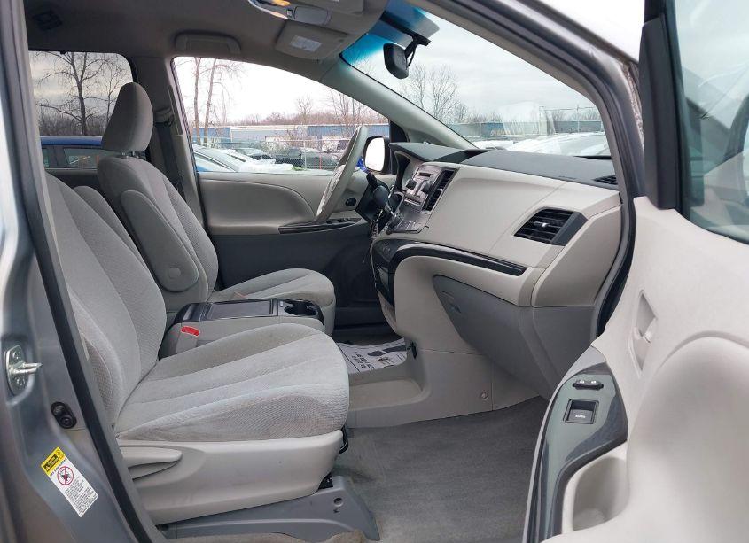 Photo 5 of 2013 Toyota Sienna LE V6 8 PASSENGER (VIN 5TDKK3DC3DS376817)