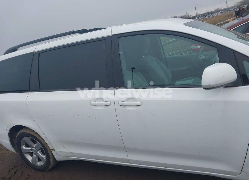 Photo 13 of 2013 Toyota Sienna LE V6 8 PASSENGER (VIN 5TDKK3DC3DS378261)