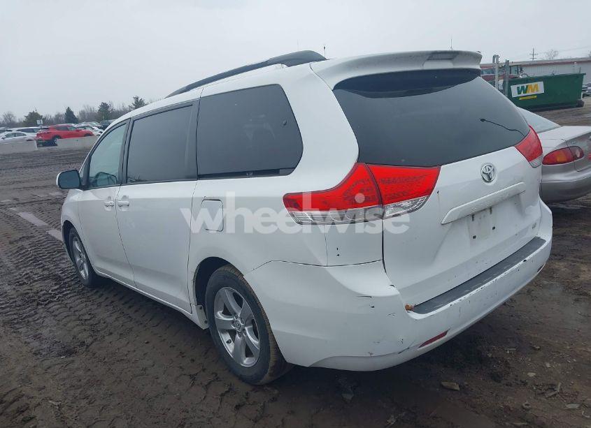 Photo 3 of 2013 Toyota Sienna LE V6 8 PASSENGER (VIN 5TDKK3DC3DS378261)