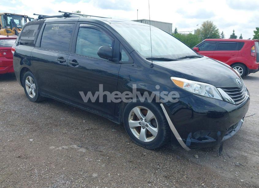 2013 Toyota Sienna LE V6 8 PASSENGER (VIN 5TDKK3DC3DS392029) main photo